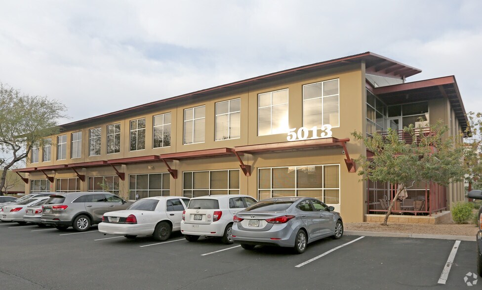 5013 E Washington St, Phoenix, AZ à vendre - Photo principale – Image 1 sur 16