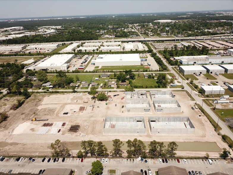 14815 Lee Rd, Houston, TX à vendre - Photo de l’immeuble – Image 3 sur 9