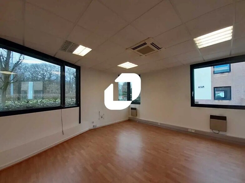 Bureau dans Jouy-en-Josas à louer - Photo de l’immeuble – Image 2 sur 4