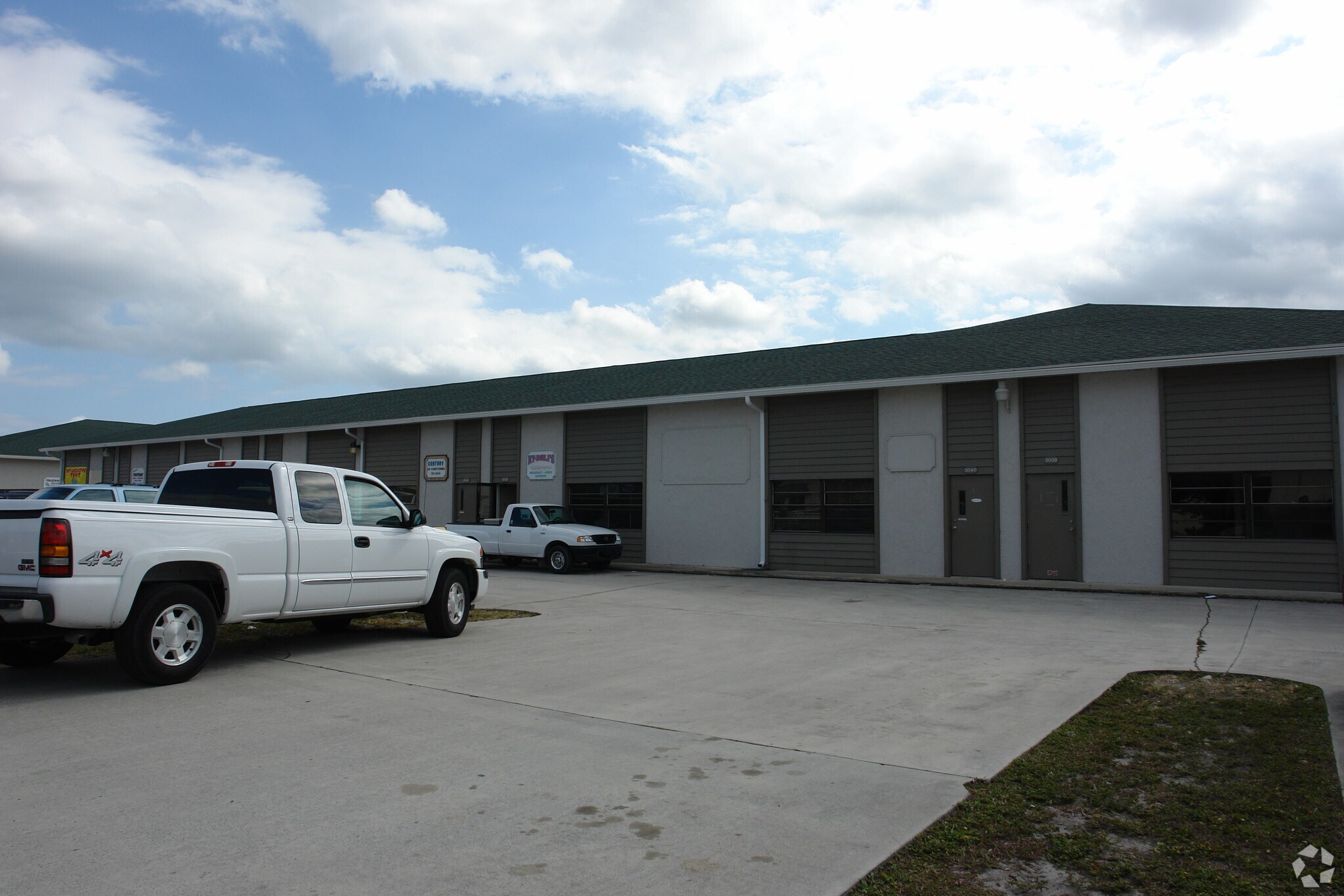 3054-3076 SE Dominica Ter, Stuart, FL à louer Photo principale– Image 1 sur 4
