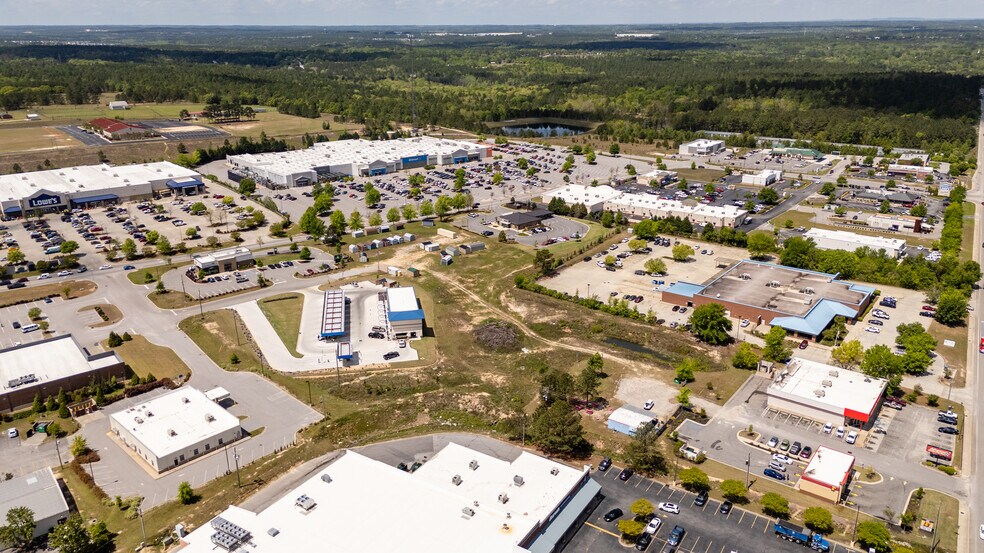 1776 S Lake Dr, Lexington, SC à vendre - Photo de l’immeuble – Image 3 sur 13