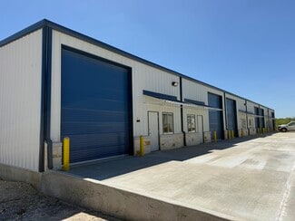 Plus de détails pour 8081 Old Bastrop Rd, New Braunfels, TX - Industriel/Logistique à louer