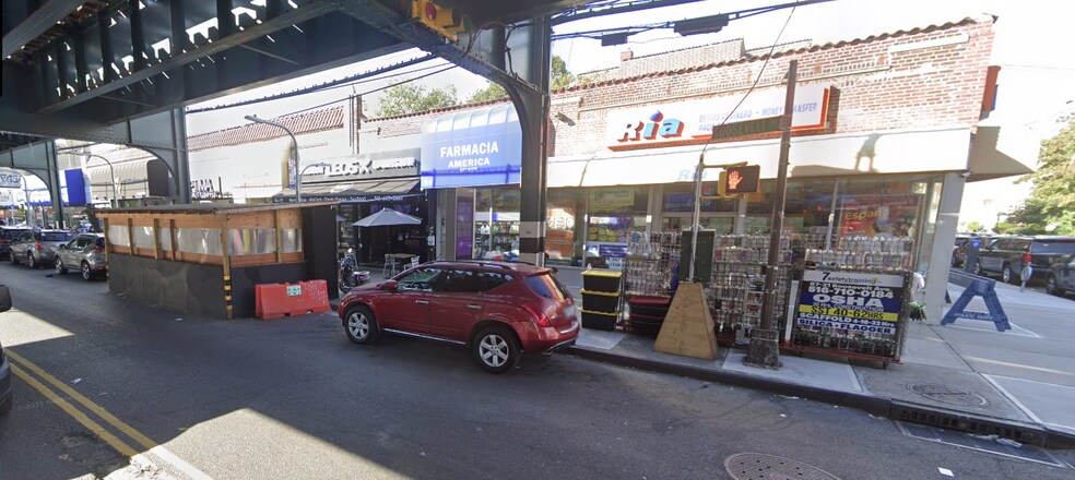 8401-8429 Roosevelt Ave, Jackson Heights, NY à vendre - Photo de l’immeuble – Image 2 sur 11