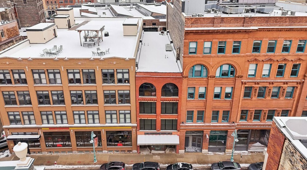 216 N Water St, Milwaukee, WI à vendre - Photo de l’immeuble – Image 1 sur 17