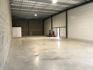 Plus de détails pour Local d'activités à louer