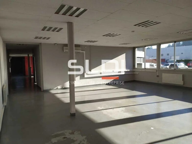 Local d’activités dans Villars à louer - Photo intérieure – Image 2 sur 9