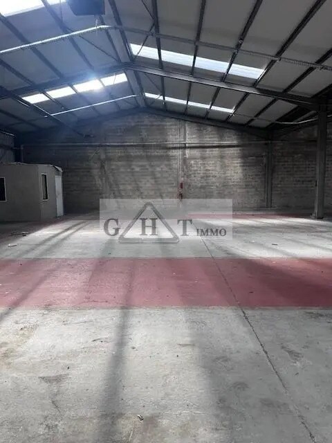 Bureau dans Servon à louer Photo intérieure– Image 1 sur 5