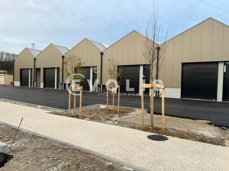 1 Route D'Heyrieux, Toussieu à vendre - Photo de l’immeuble – Image 2 sur 16