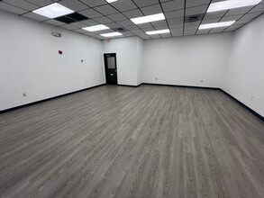 2111 W Swann Ave, Tampa, FL à louer Photo intérieure– Image 2 sur 8