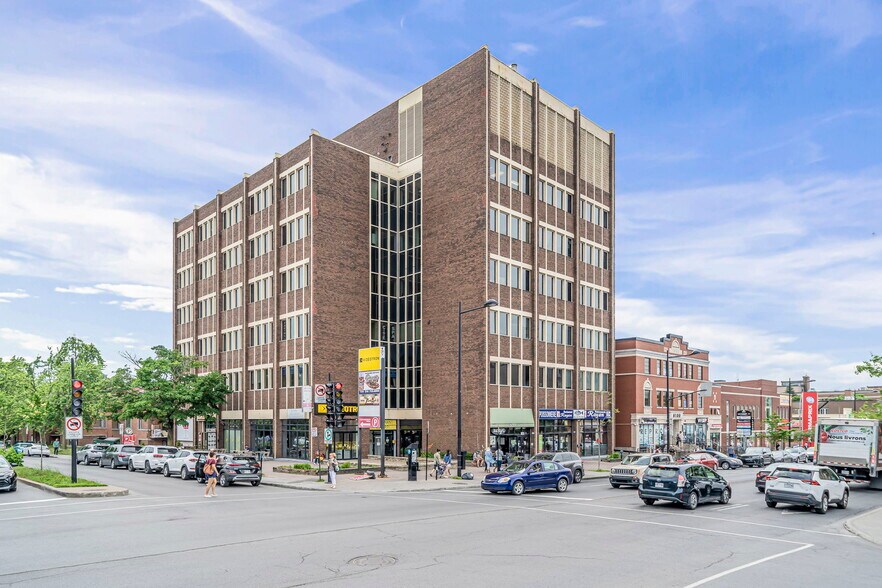 6000 Ch De La Côte-Des-Neiges, Montréal, QC à louer - Photo de l’immeuble – Image 1 sur 52