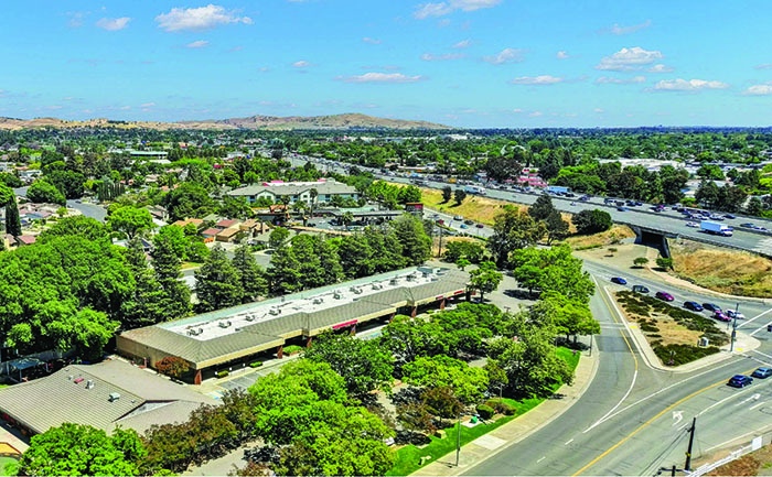 995 Oliver Rd, Fairfield, CA à louer - Photo de l’immeuble – Image 1 sur 5