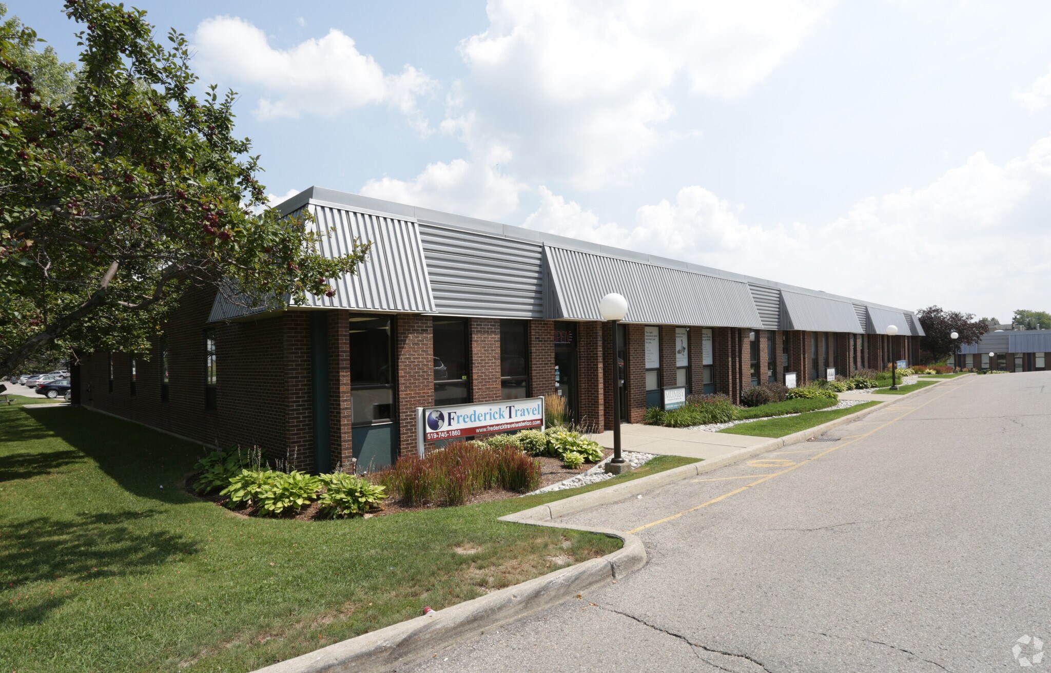 572 Weber St N, Waterloo, ON à louer Photo principale– Image 1 sur 4