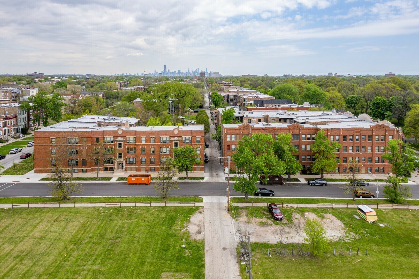 352–370 E. 60th Street portefeuille de 2 biens à vendre sur LoopNet.fr Photo de l’immeuble– Image 1 sur 7