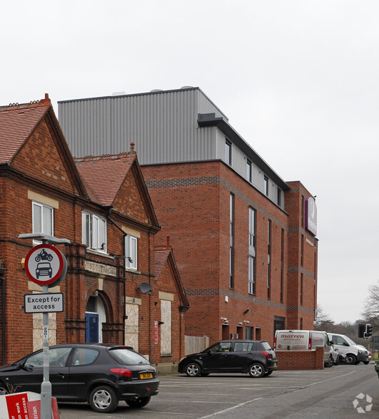 Fred Archer Way, Newmarket à louer - Photo de l’immeuble – Image 3 sur 7