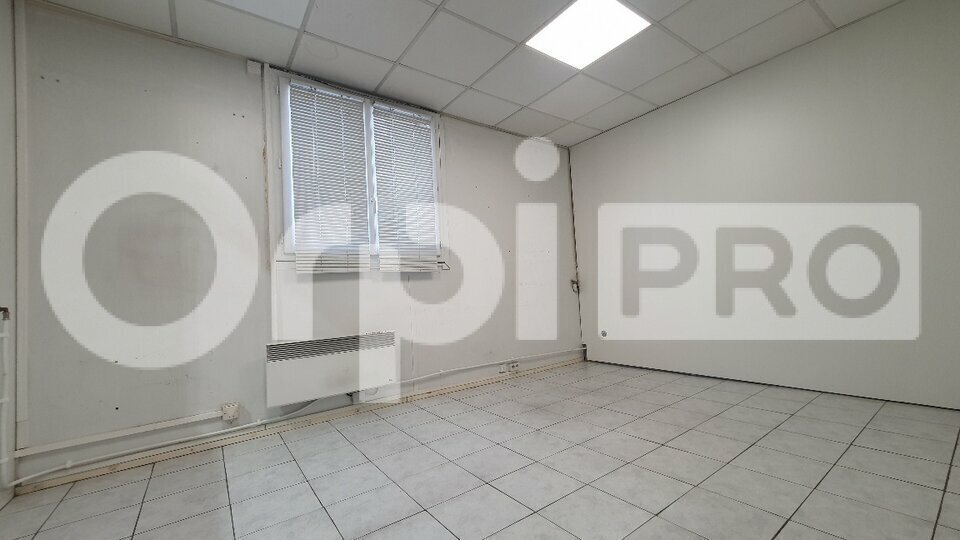 Local d'activités dans VERNEUIL-L'ETANG à vendre - Photo intérieure – Image 3 sur 5
