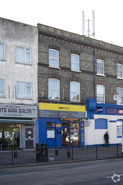 548 Barking Rd, Londres à vendre - Photo principale – Image 1 sur 6