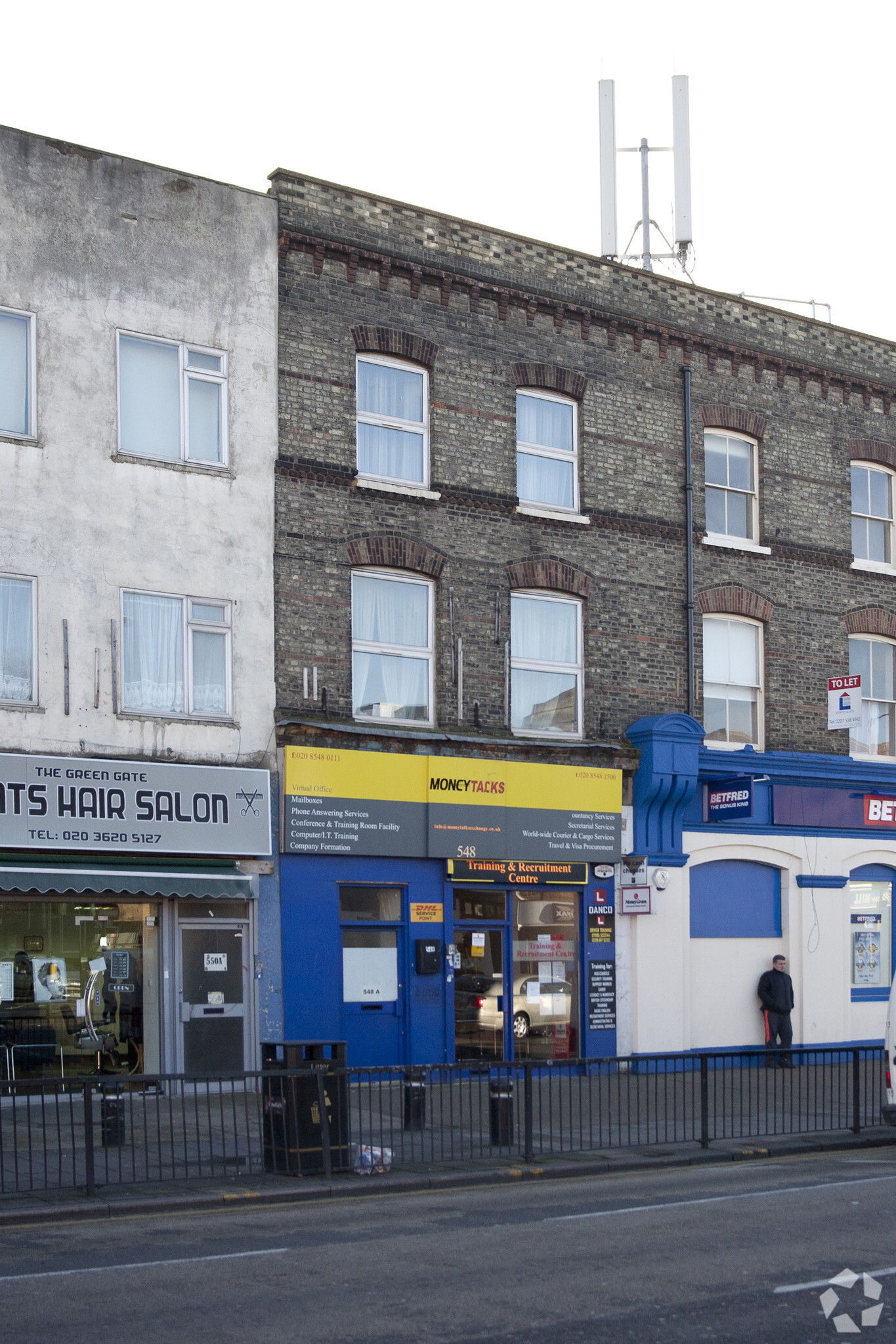548 Barking Rd, Londres à vendre Photo principale– Image 1 sur 7