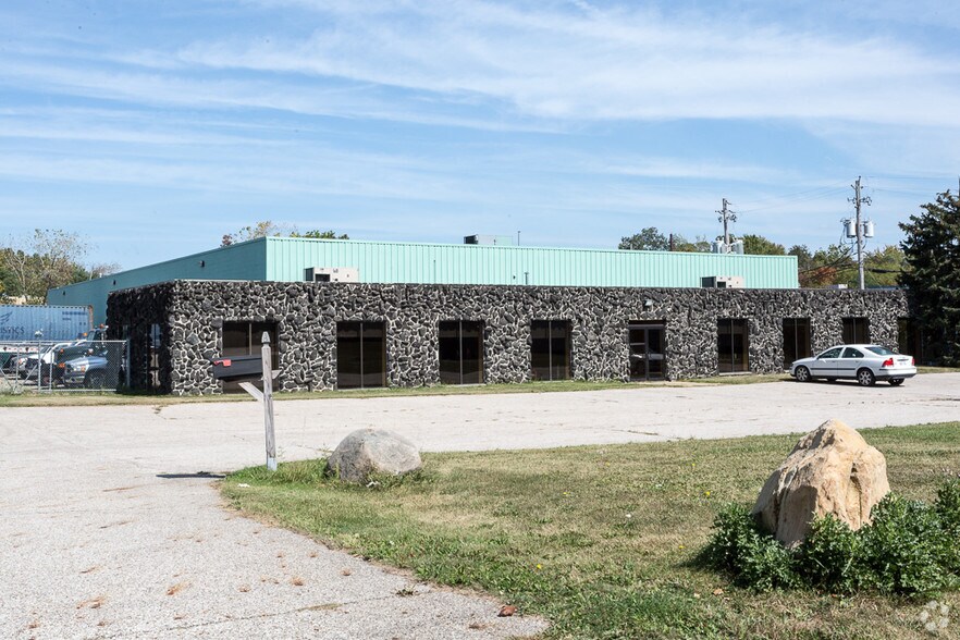 2021 Midway Dr, Twinsburg, OH à louer - Photo principale – Image 2 sur 2