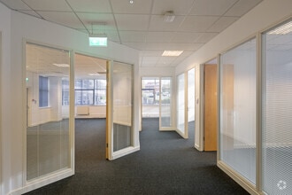 West Park Ring Rd, Leeds à louer Photo intérieure– Image 2 sur 10