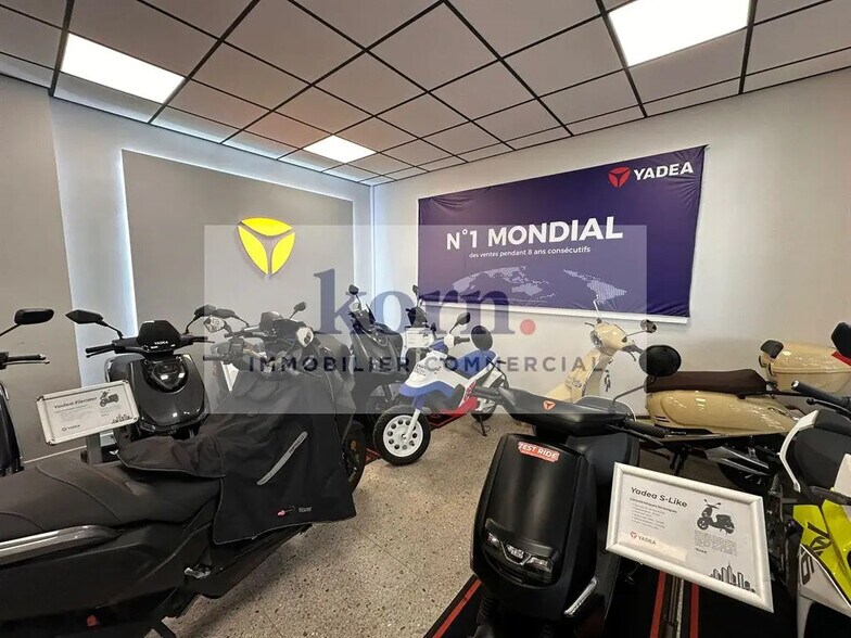 Local commercial dans Paris à louer - Photo de l’immeuble – Image 3 sur 9