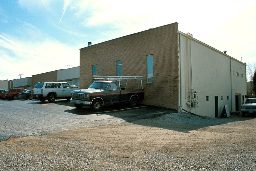 11724-11740 Lackland Industrial Dr, Maryland Heights, MO à louer - Autre – Image 2 sur 6
