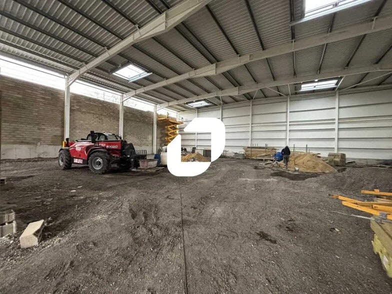 Local d’activités dans Bondoufle à louer - Photo de la construction – Image 2 sur 4