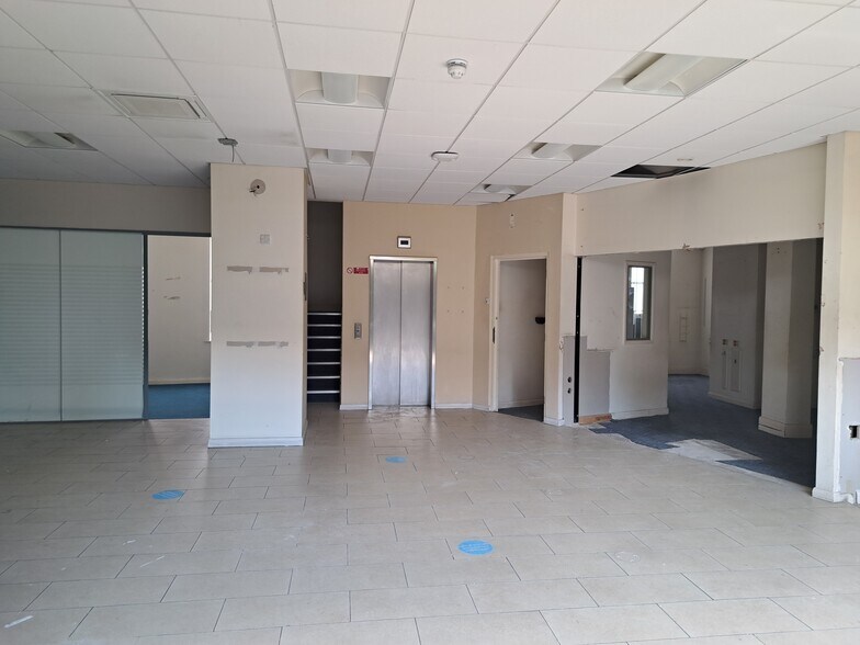 65-66 Market Pl, Chippenham à vendre - Photo de l’immeuble – Image 3 sur 4