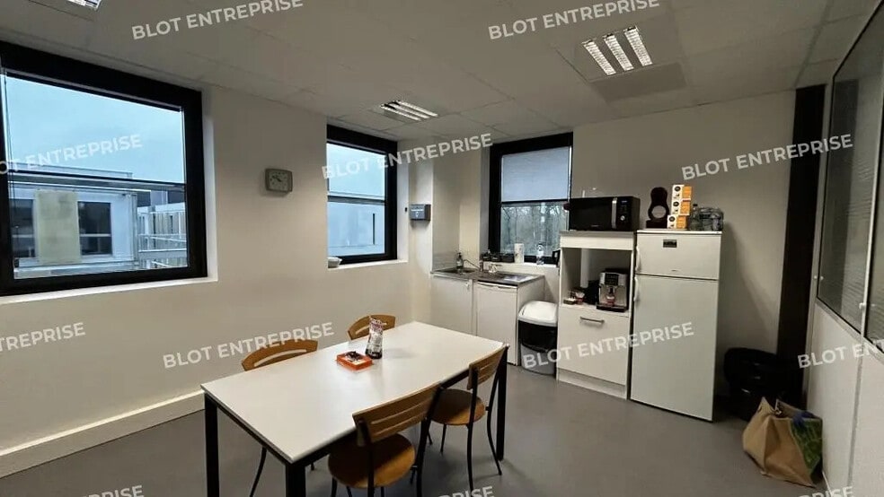 Bureau dans Cesson-Sévigné à louer - Photo intérieure – Image 3 sur 7