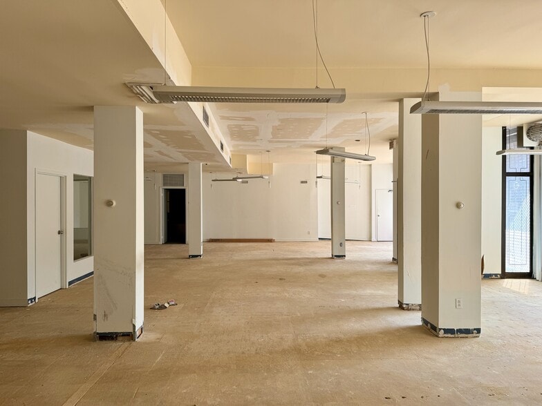 920 Boul De Maisonneuve E, Montréal, QC à vendre - Photo intérieure – Image 3 sur 13