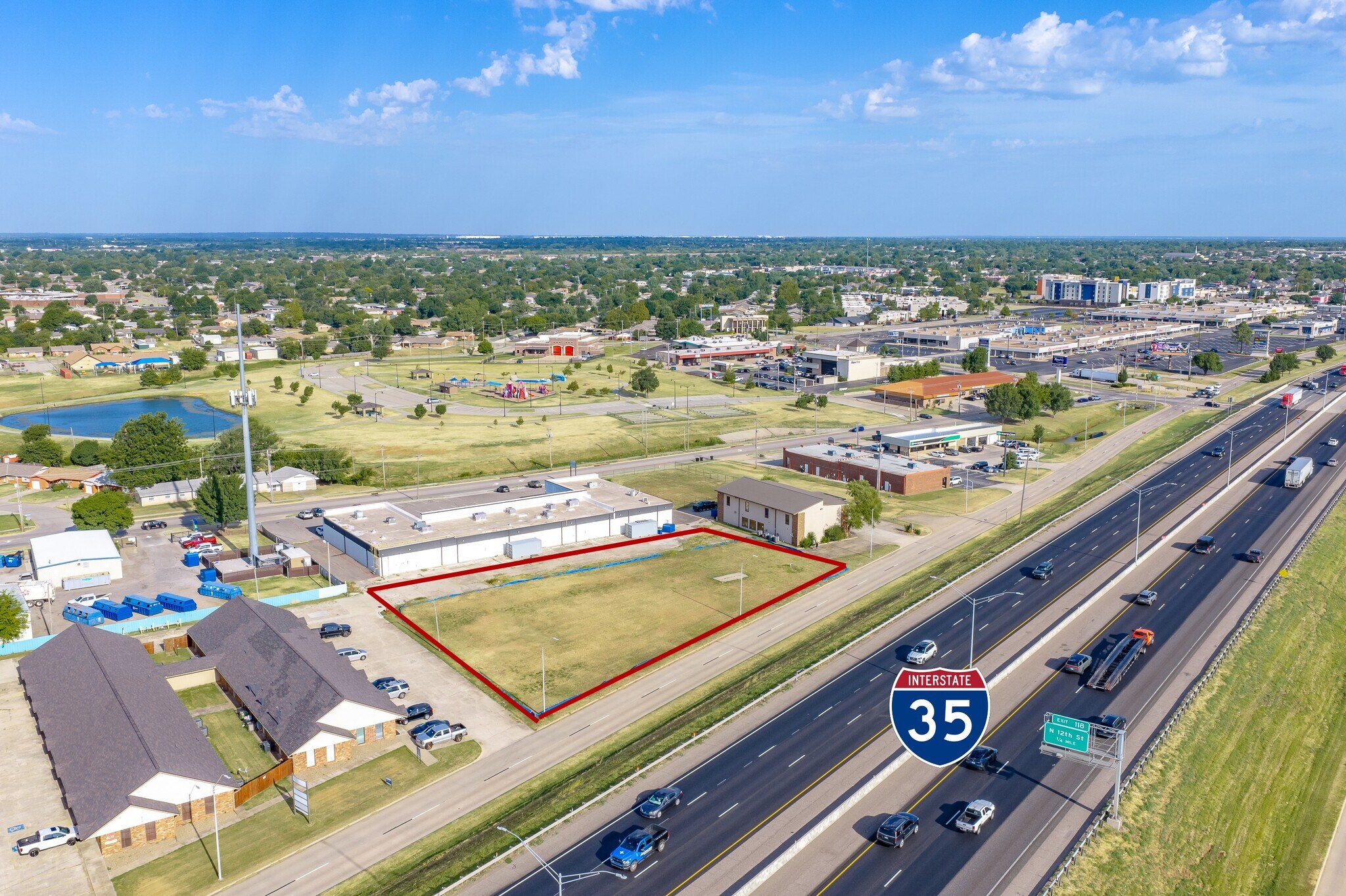301 S I-35 Ser Rd, Moore, OK à vendre Photo de l’immeuble– Image 1 sur 23