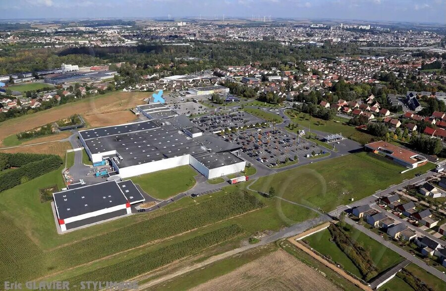 Local commercial dans Gauchy à louer - Photo de l’immeuble – Image 3 sur 4