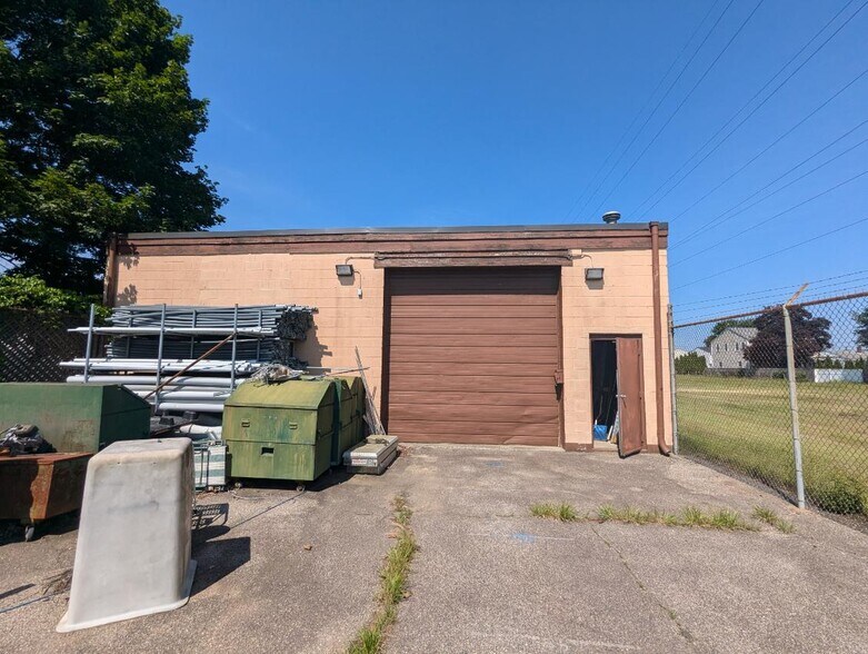 21 Pommenville st, Pawtucket, RI à vendre - Photo de l’immeuble – Image 3 sur 19