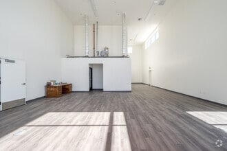 19472 Cajon Blvd, San Bernardino, CA à louer Photo intérieure– Image 1 sur 12