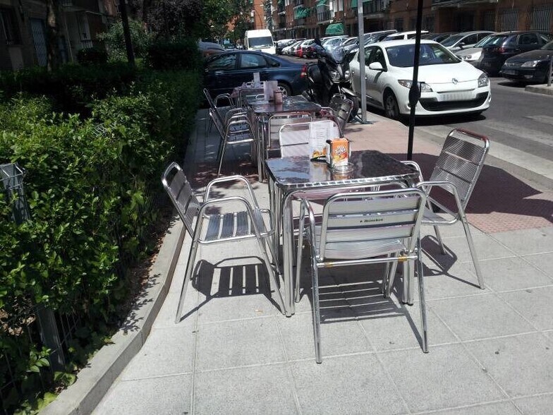 Immeuble residentiel dans Móstoles, Madrid à vendre - Photo de l’immeuble – Image 2 sur 2