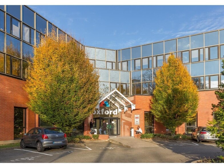 12 Rue Du Fort De Saint-Cyr, Montigny-le-Bretonneux à louer - Photo principale – Image 1 sur 5