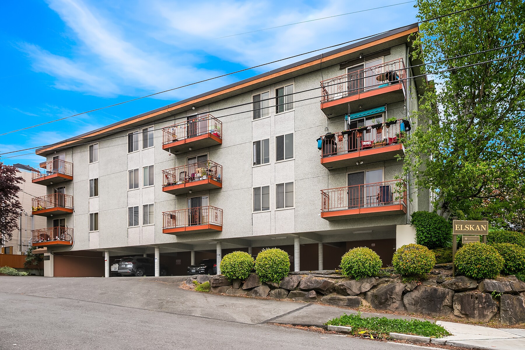 8500 16th Ave NW, Seattle, WA à vendre Photo de l’immeuble– Image 1 sur 9