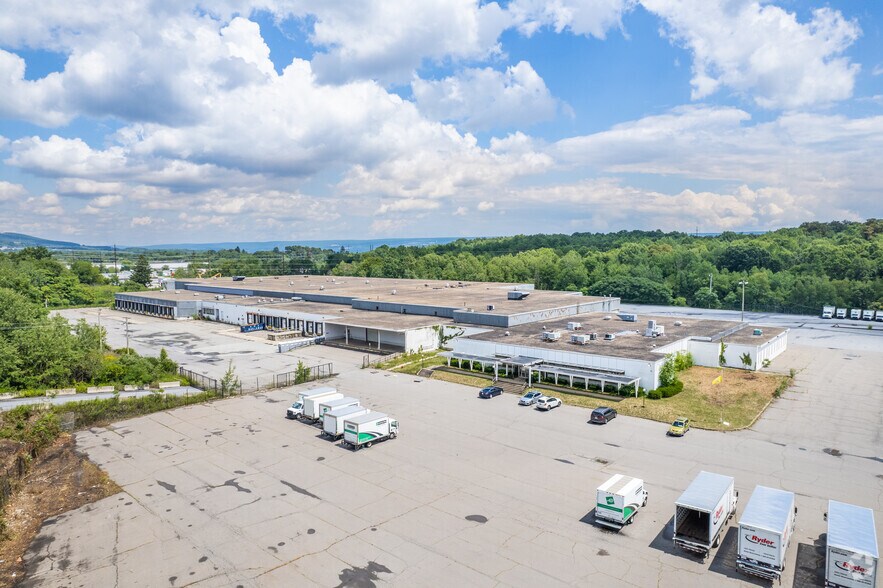 1000 N South Rd, Scranton, PA à louer - Photo de l’immeuble – Image 3 sur 18