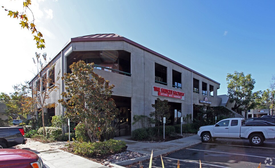523 Encinitas Blvd, Encinitas, CA à louer - Photo de l’immeuble – Image 1 sur 6
