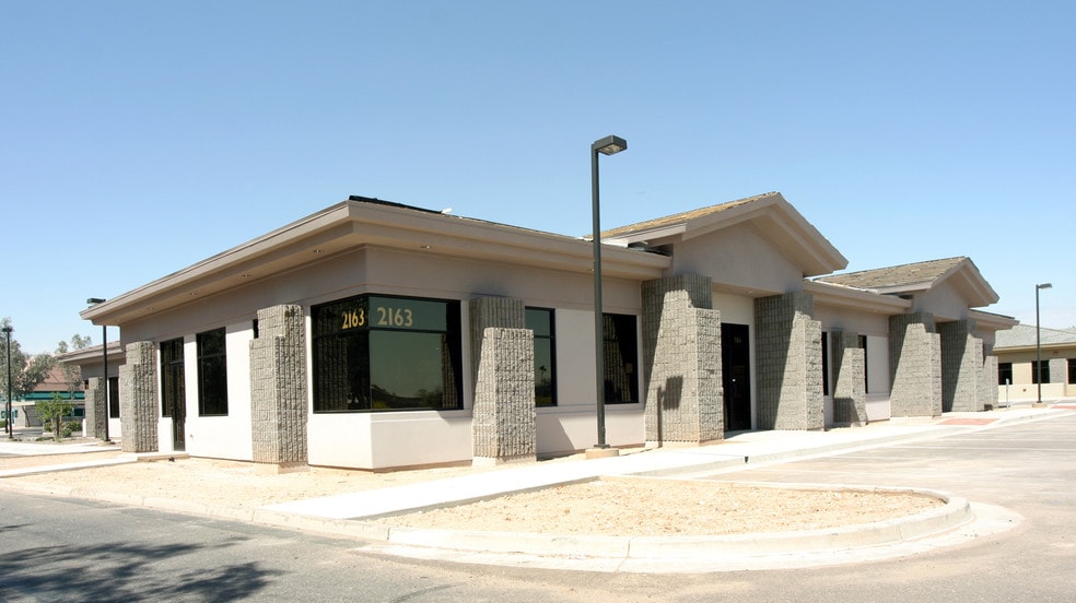 2151 E Baseline Rd, Tempe, AZ à vendre - Photo de l’immeuble – Image 2 sur 9