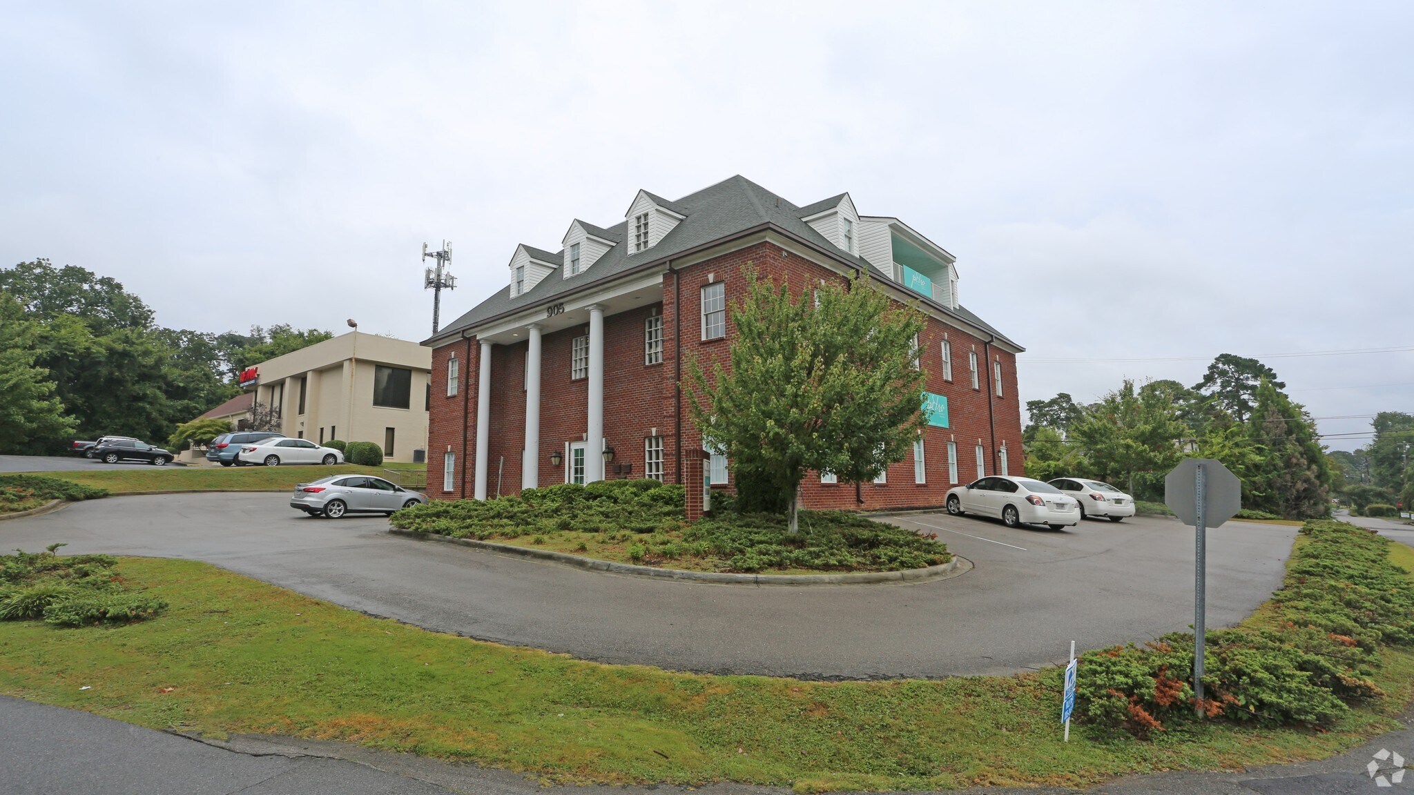905 Montgomery Hwy, Vestavia Hills, AL à louer Photo principale– Image 1 sur 4