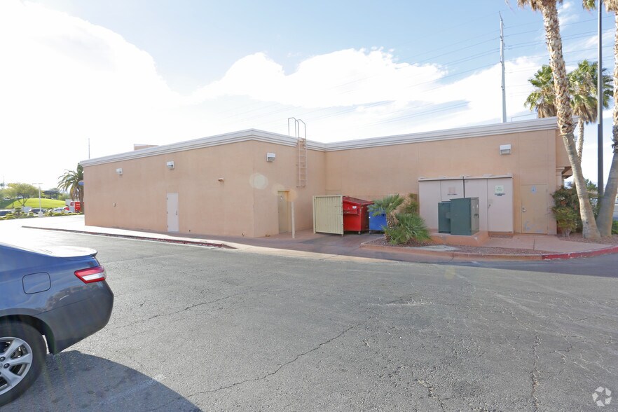 10000 S Eastern Ave, Henderson, NV à louer - Photo de l’immeuble – Image 2 sur 8