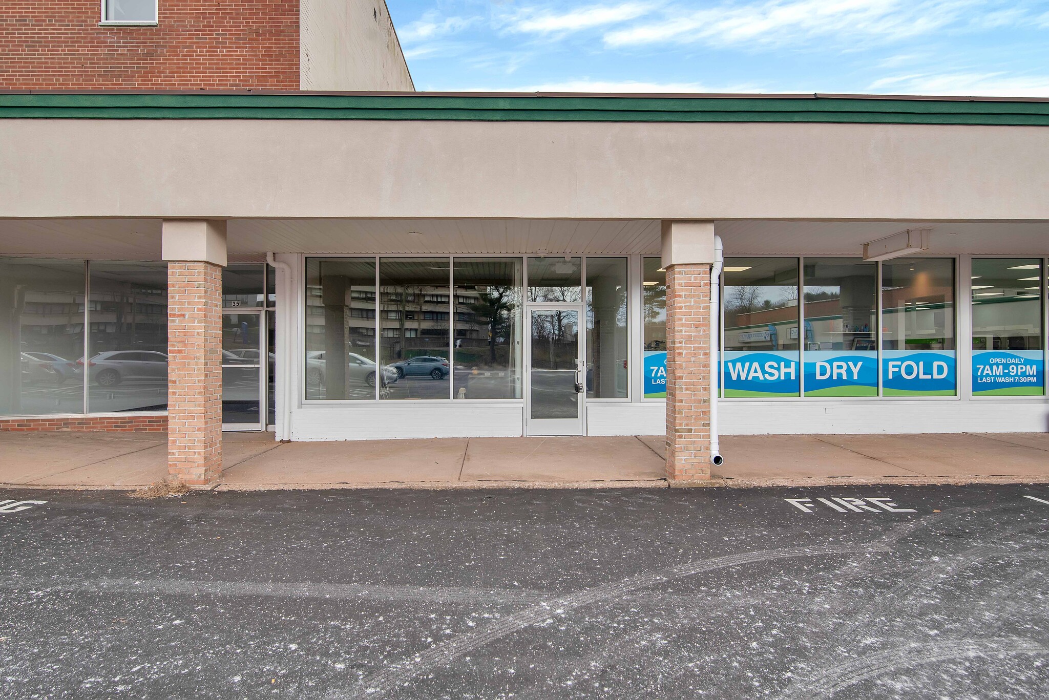 33 W Main St, Vernon Rockville, CT à louer Photo de l’immeuble– Image 1 sur 14