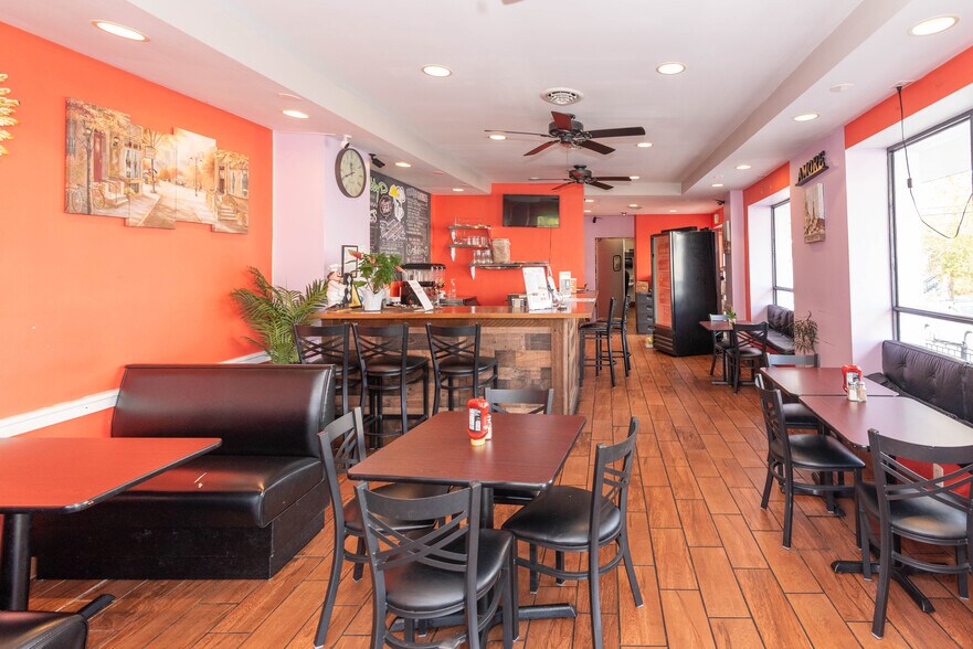 4032 Falls Rd, Baltimore, MD à vendre - Photo de l’immeuble – Image 2 sur 30