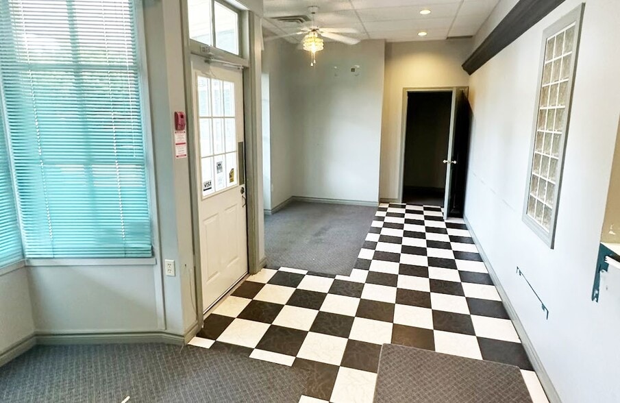 258 Killaly St W, Port Colborne, ON à louer - Photo intérieure – Image 3 sur 13