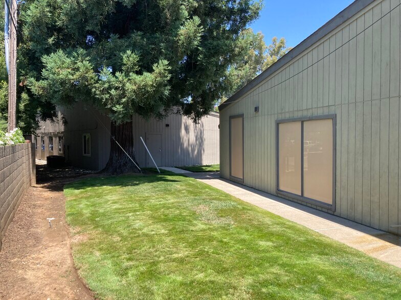 5280-5290 Elvas Ave, Sacramento, CA à louer - Photo de l’immeuble – Image 2 sur 5