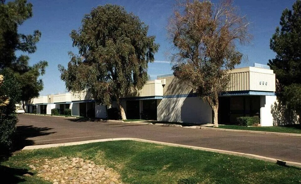 950 W Birchwood Ave, Mesa, AZ à louer - Photo de l’immeuble – Image 3 sur 5