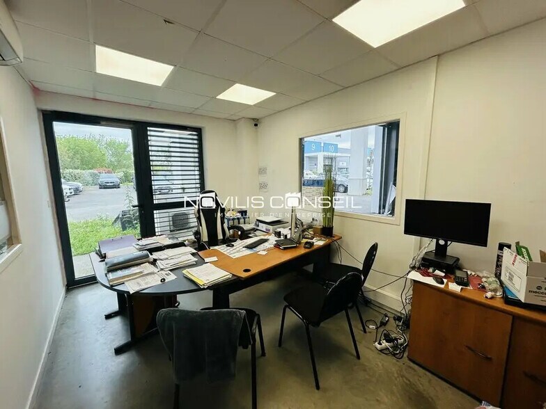 Local d’activités dans Escalquens à louer - Photo de l’immeuble – Image 2 sur 6