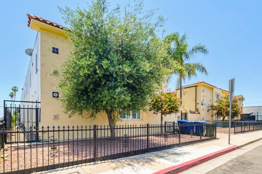 1340 253rd St, Harbor City, CA à vendre - Photo de l’immeuble – Image 2 sur 15