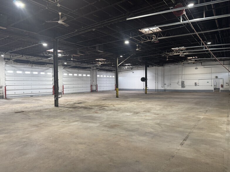 5041 W Pershing Rd, Stickney, IL à louer - Photo de l’immeuble – Image 3 sur 4