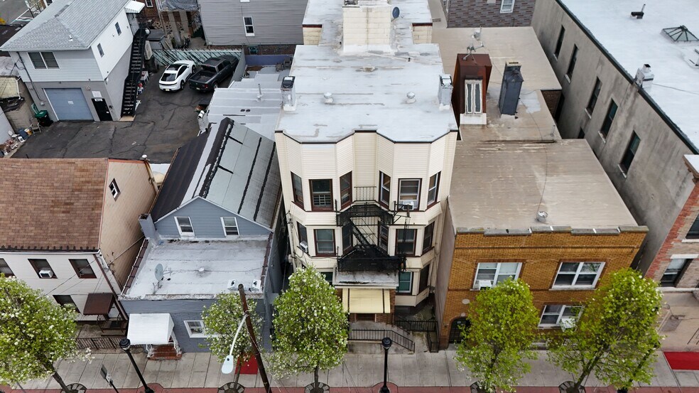 904 Bergenline Ave, Union City, NJ à vendre - Photo de l’immeuble – Image 2 sur 40